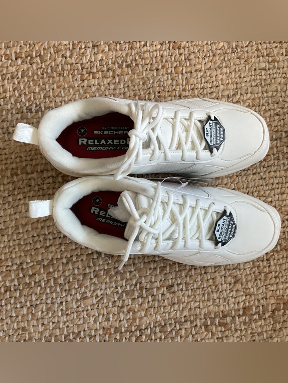 Scetchers women’s S7 slip resistance NWOB. White sneakers